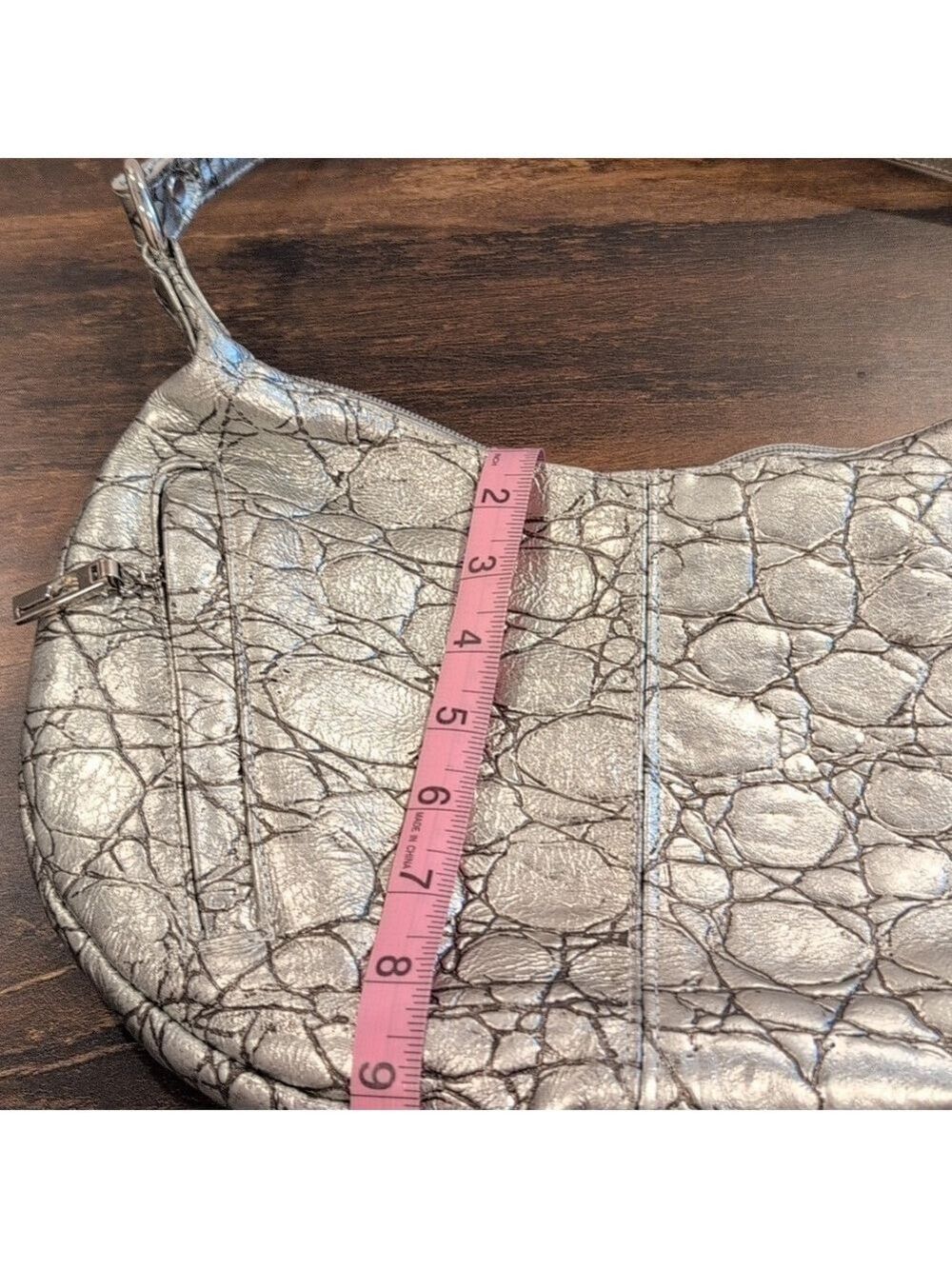 Vintage Pinky Bag Genuine Leather, Silver Textured, Zipper On Top, Many Pockets - Picture 5 of 5